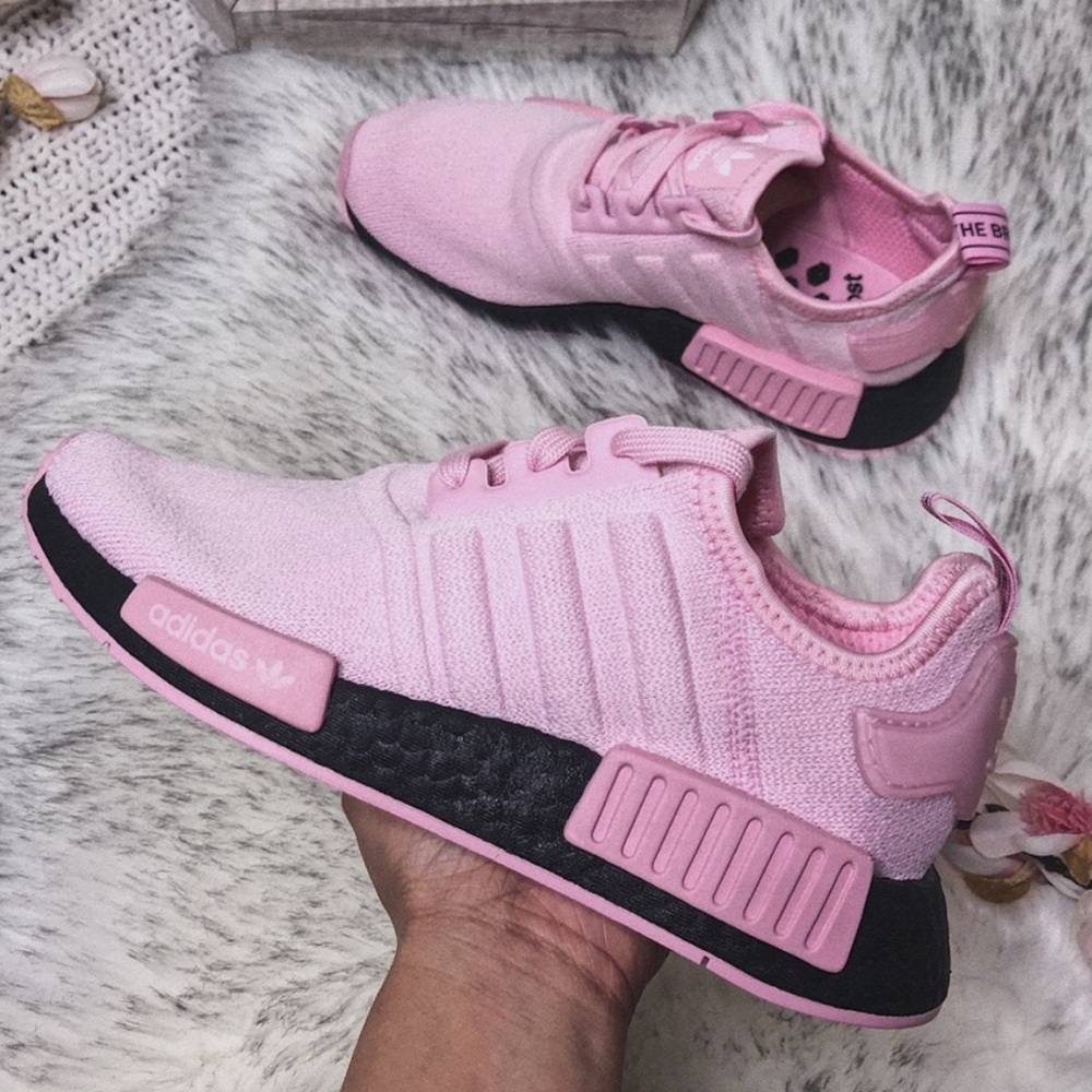 Women’s Adidas NMD R1 Pink/Black ✨